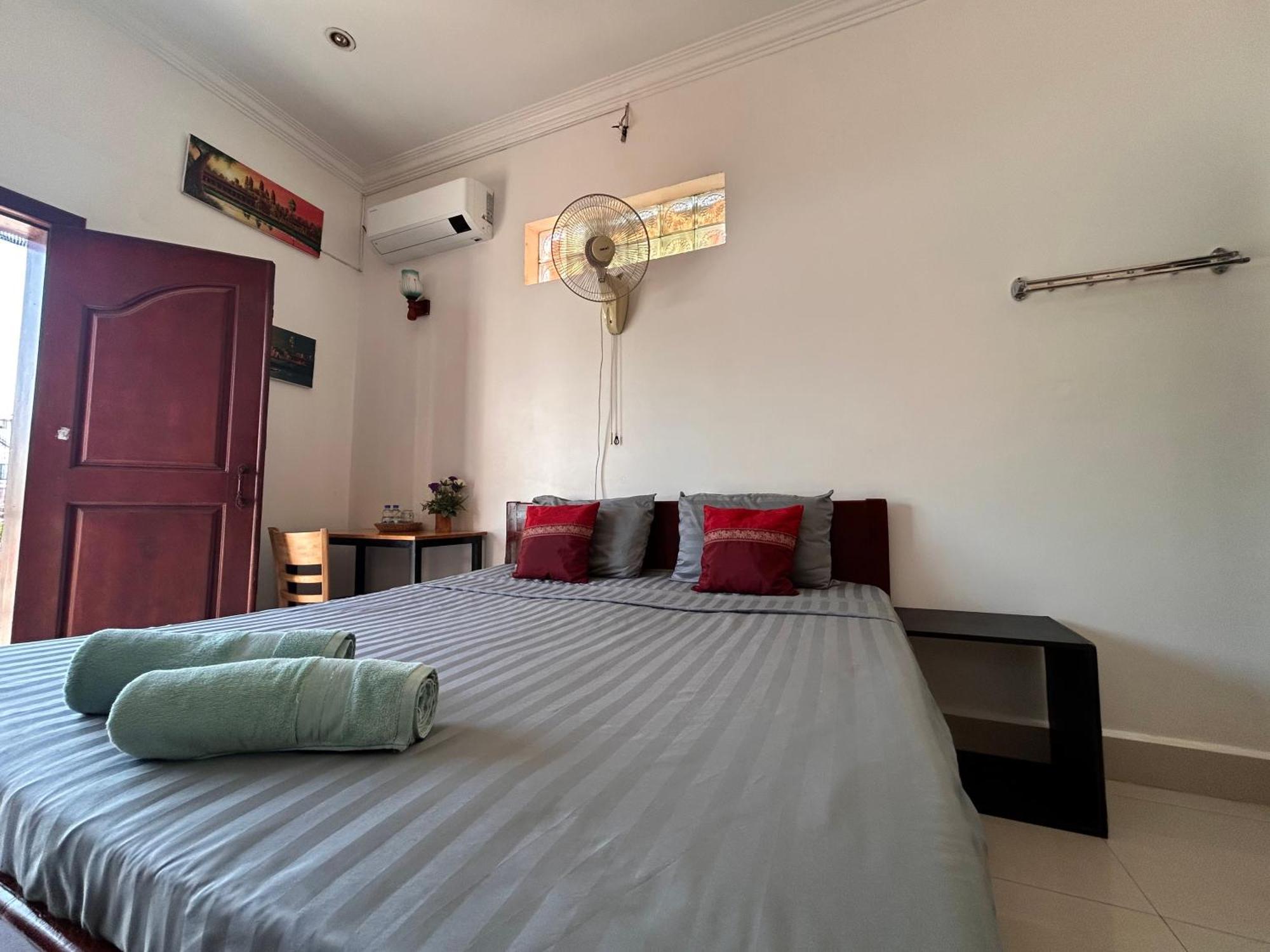 Bed & Bedzzz Hostel Siem Reap Buitenkant foto